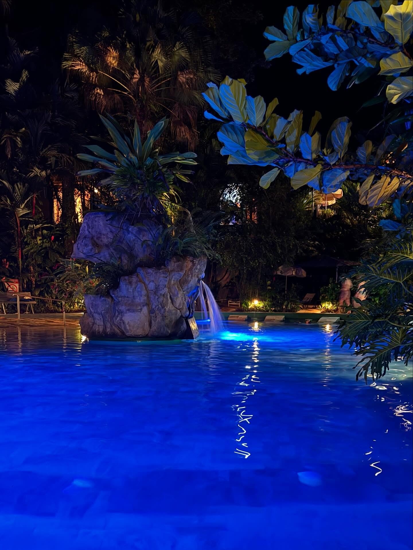 Paradise Hot Springs 3